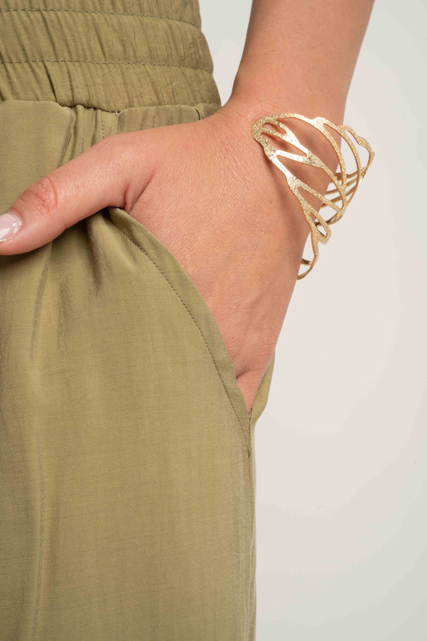 DAMSKIE SPODNIE Z MODALU ZIELONE - KYMA