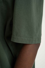 T-SHIRT OVERSIZE Z DELIKATNYM EFEKTEM SPRANIA ZIELONY - FLORES