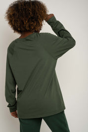 LONGSLEEVE OVERSIZE Z DELIKATNYM EFEKTEM SPRANIA ZIELONY - OBILATU