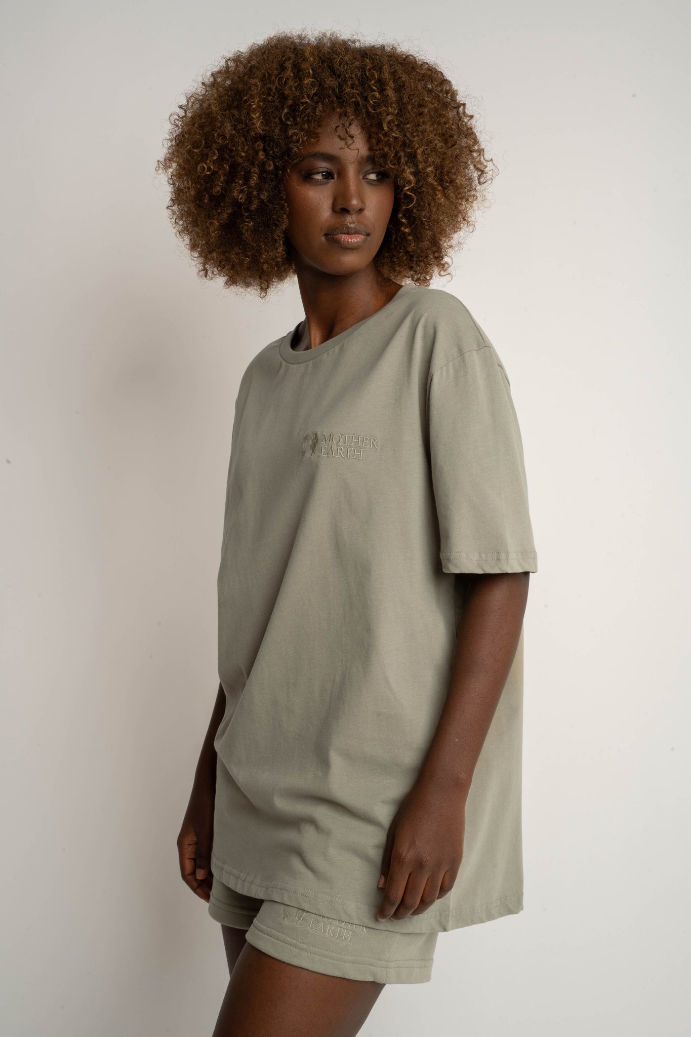 WOMEN'S GREEN T-SHIRT - BALI