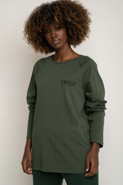 LONGSLEEVE OVERSIZE Z DELIKATNYM EFEKTEM SPRANIA ZIELONY - OBILATU