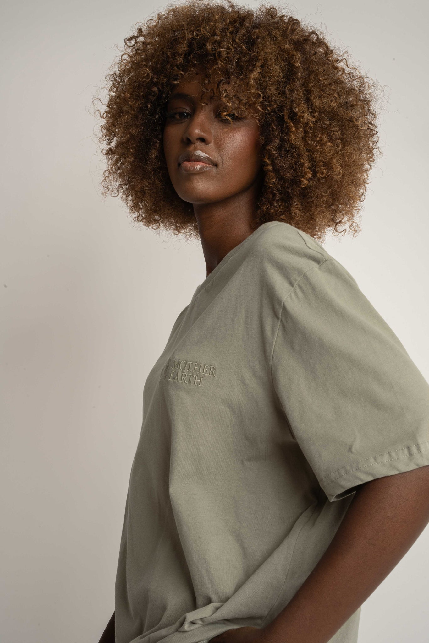 WOMEN'S GREEN T-SHIRT - BALI
