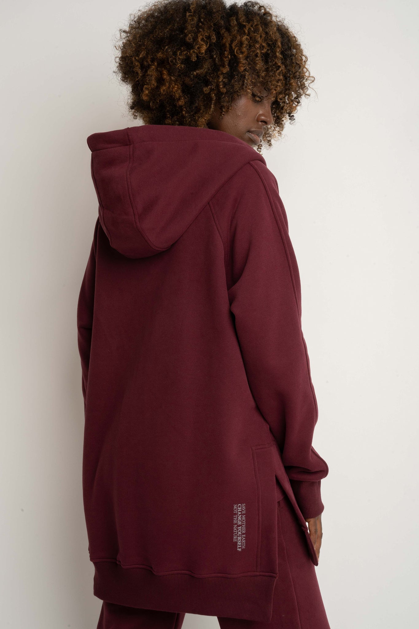 BLUZA Z KAPTUREM OVERSIZE BORDOWA - ESMERALDA