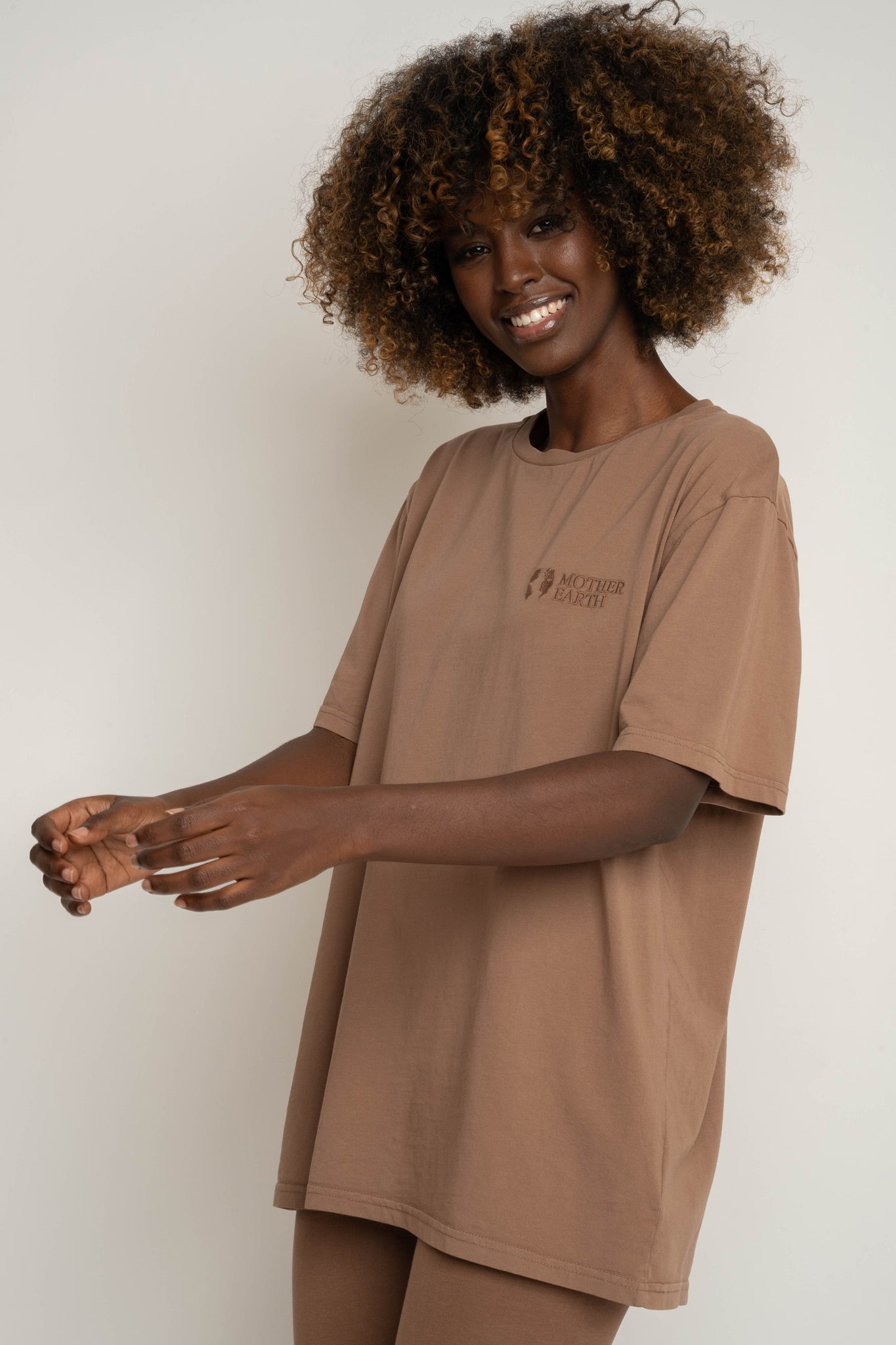 OVERSIZED T-SHIRT WITH A DELICATE WASHED EFFECT BROWN - OYSTER