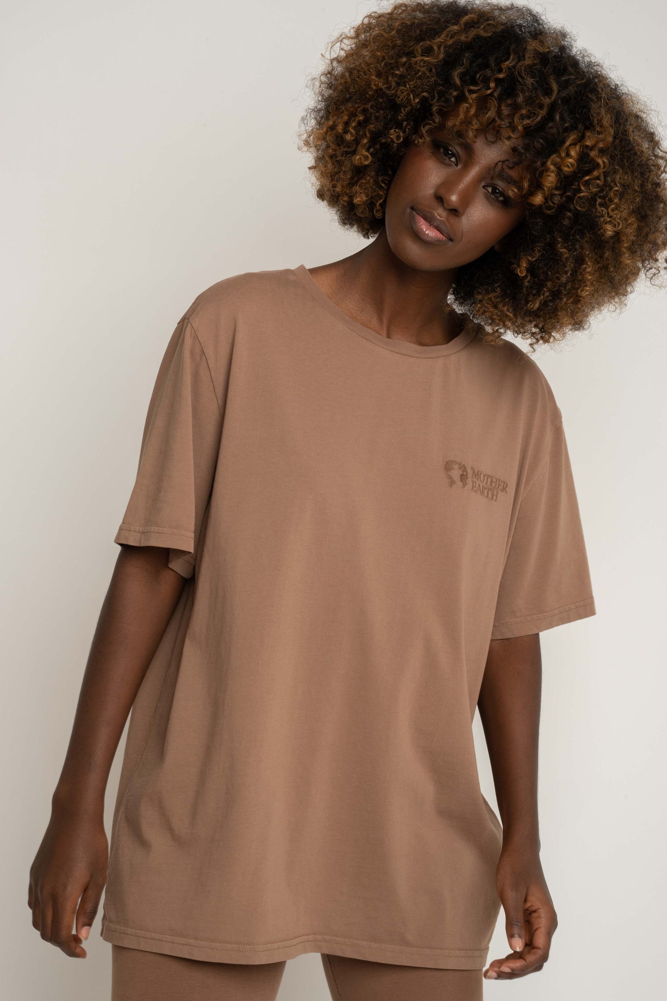 OVERSIZED T-SHIRT WITH A DELICATE WASHED EFFECT BROWN - OYSTER