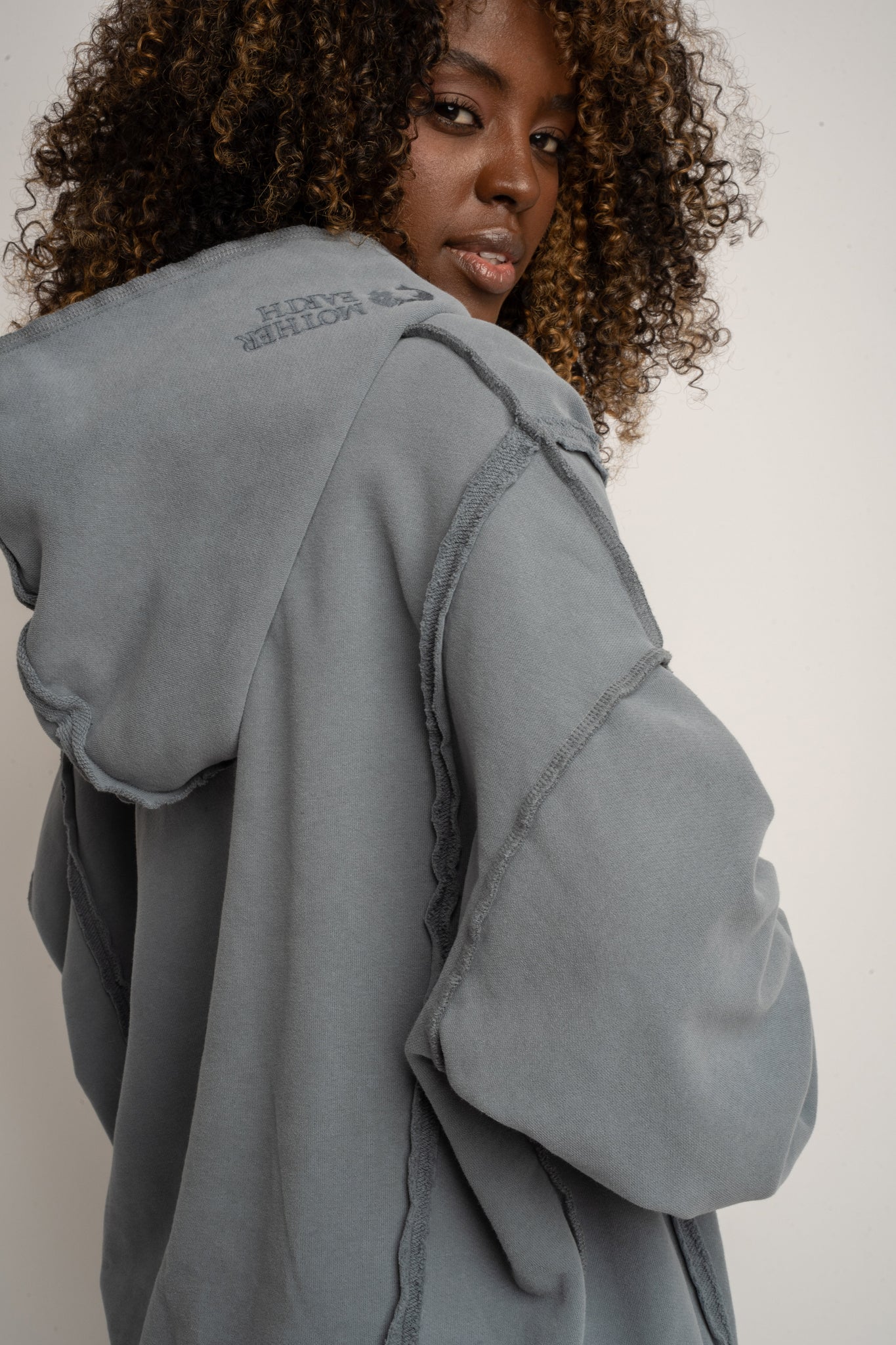 OVERSIZE WASHED SWEATSHIRT IN ANTHRACITE - OSLO