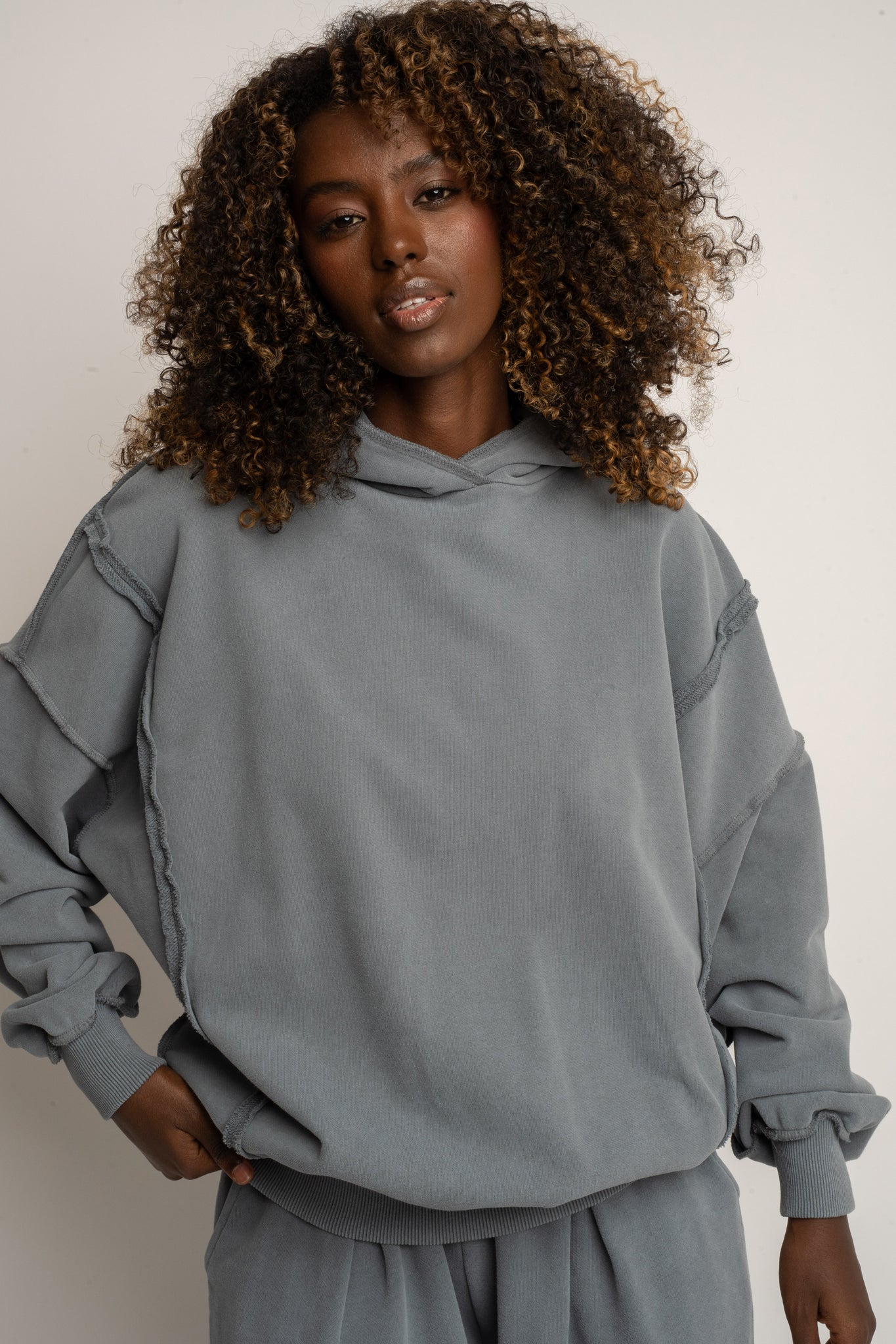 OVERSIZE WASHED SWEATSHIRT IN ANTHRACITE - OSLO
