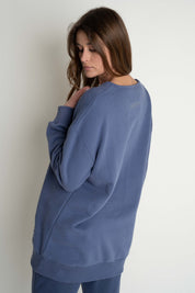 LONG OVERSIZE SWEATSHIRT WITH A V-NECK COBALT - EGINA