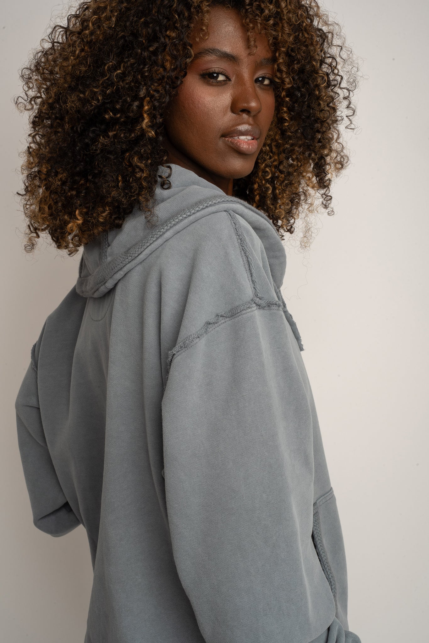 BLUZA Z EFEKTEM WASHED ANTRACYTOWA - KUOPIO