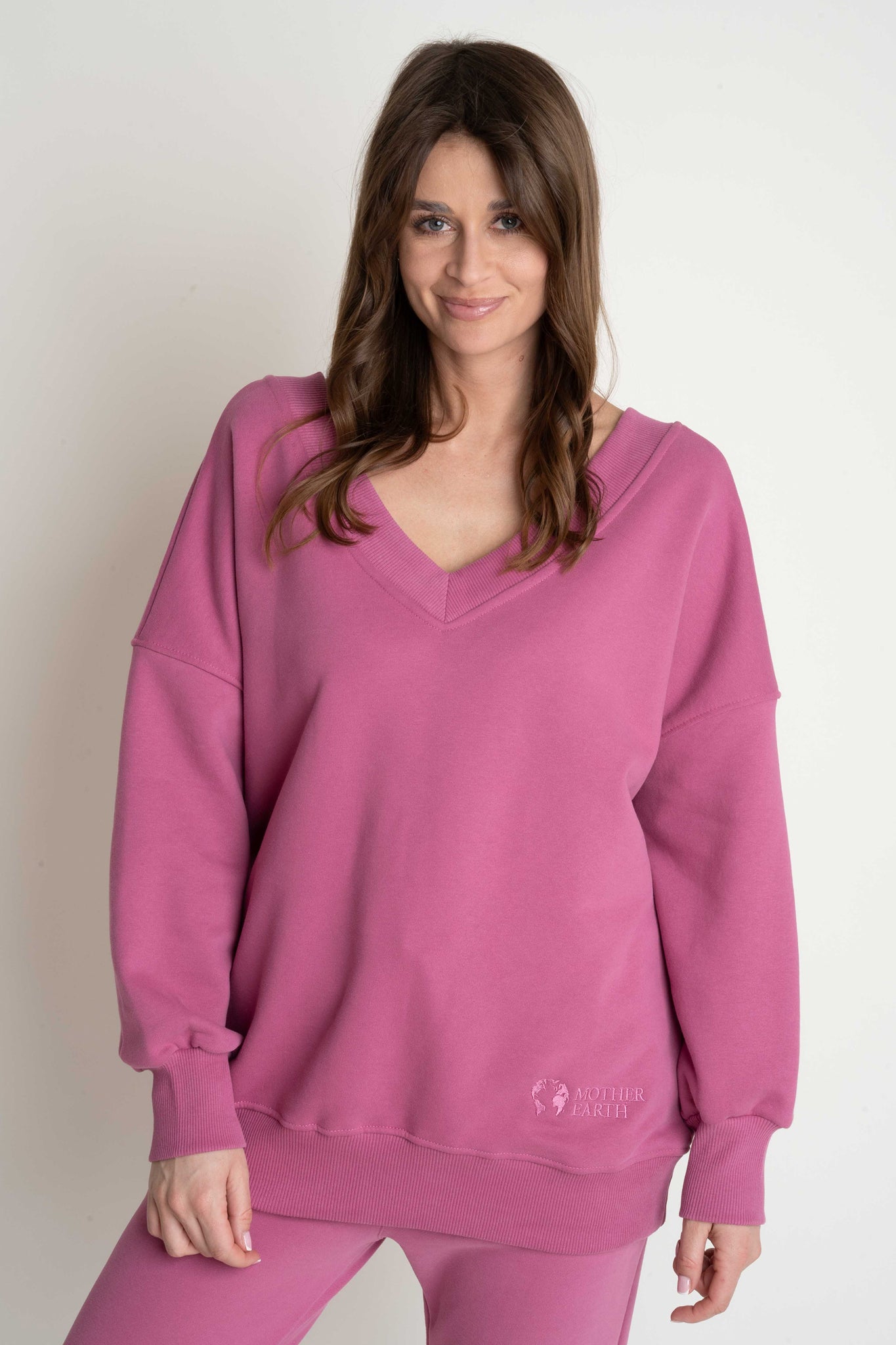 BLUZA Z DEKOLTEM OVERSIZE FUKSJOWA - BISCOE