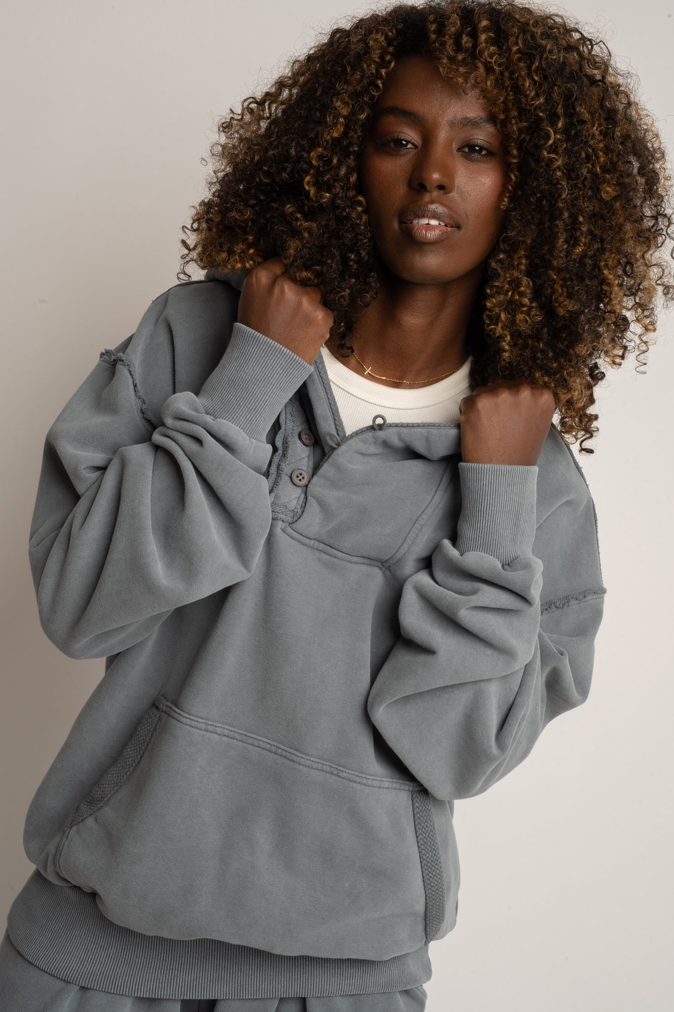BLUZA Z EFEKTEM WASHED ANTRACYTOWA - KUOPIO