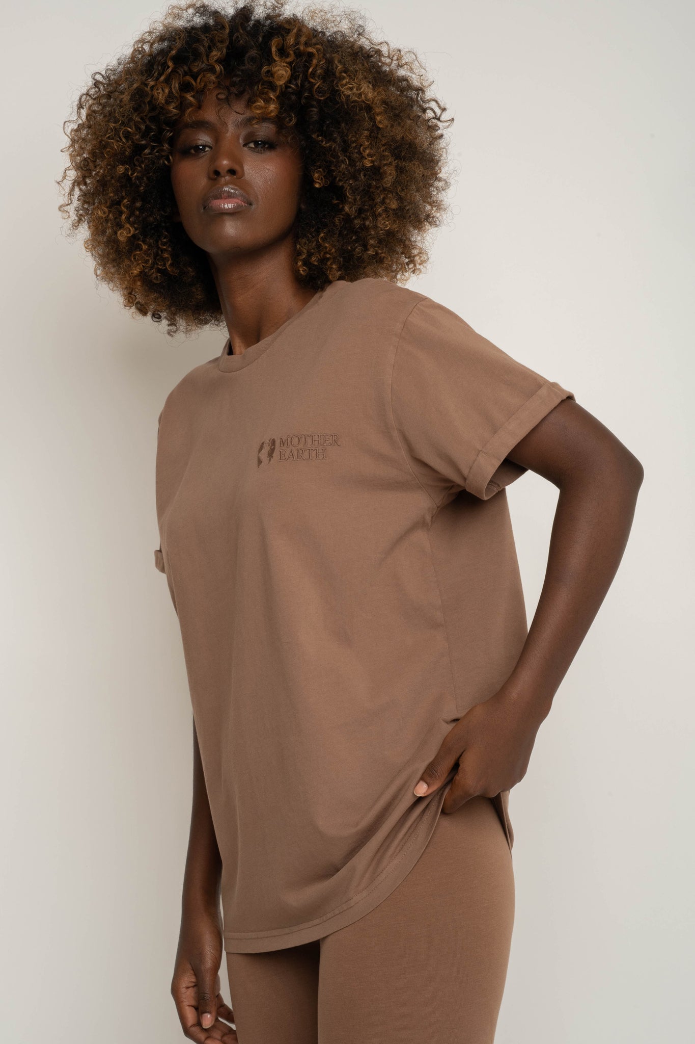 OVERSIZED T-SHIRT WITH A SOFT WASHED EFFECT BROWN - MORAINE