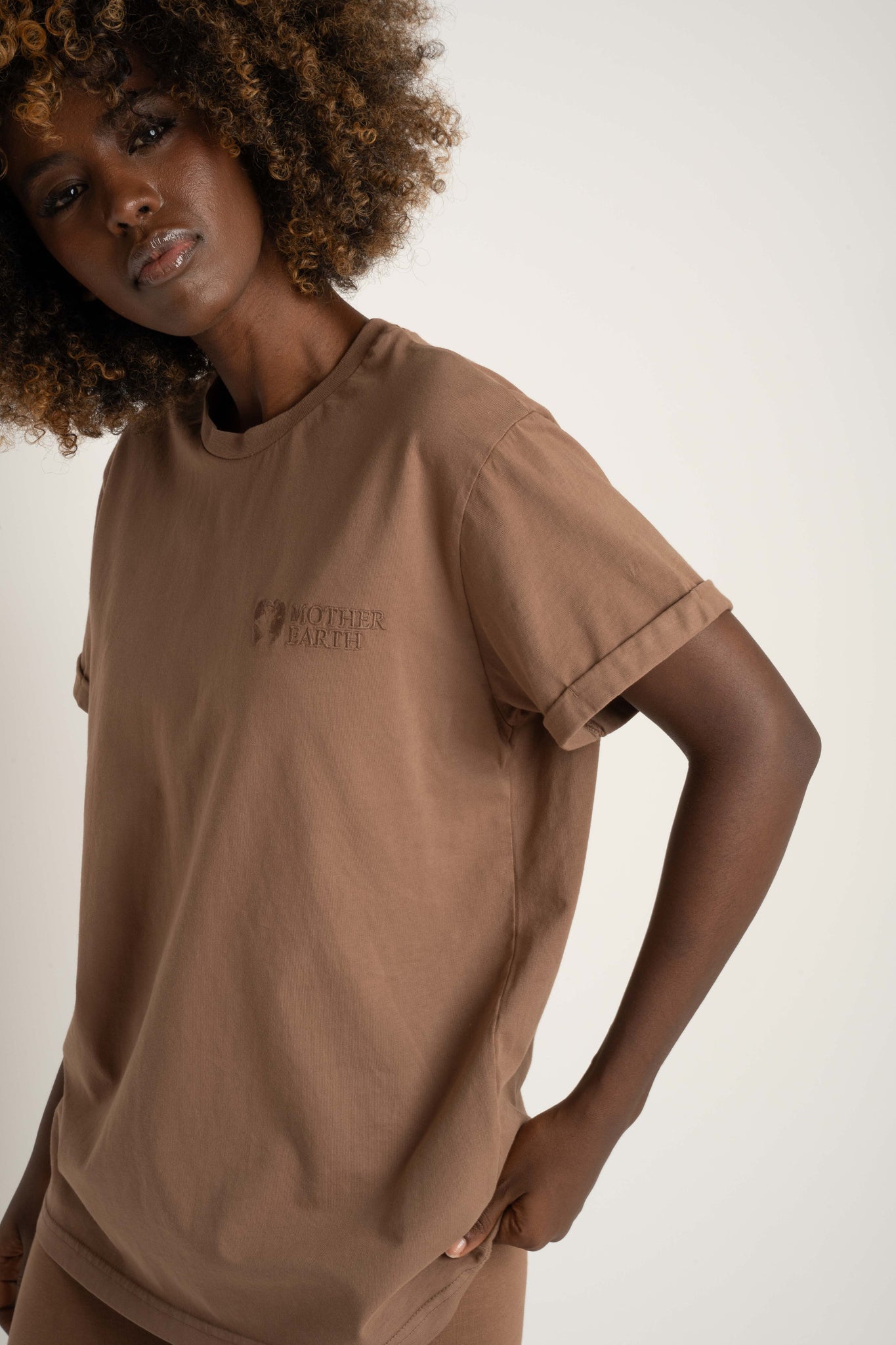 OVERSIZED T-SHIRT WITH A SOFT WASHED EFFECT BROWN - MORAINE