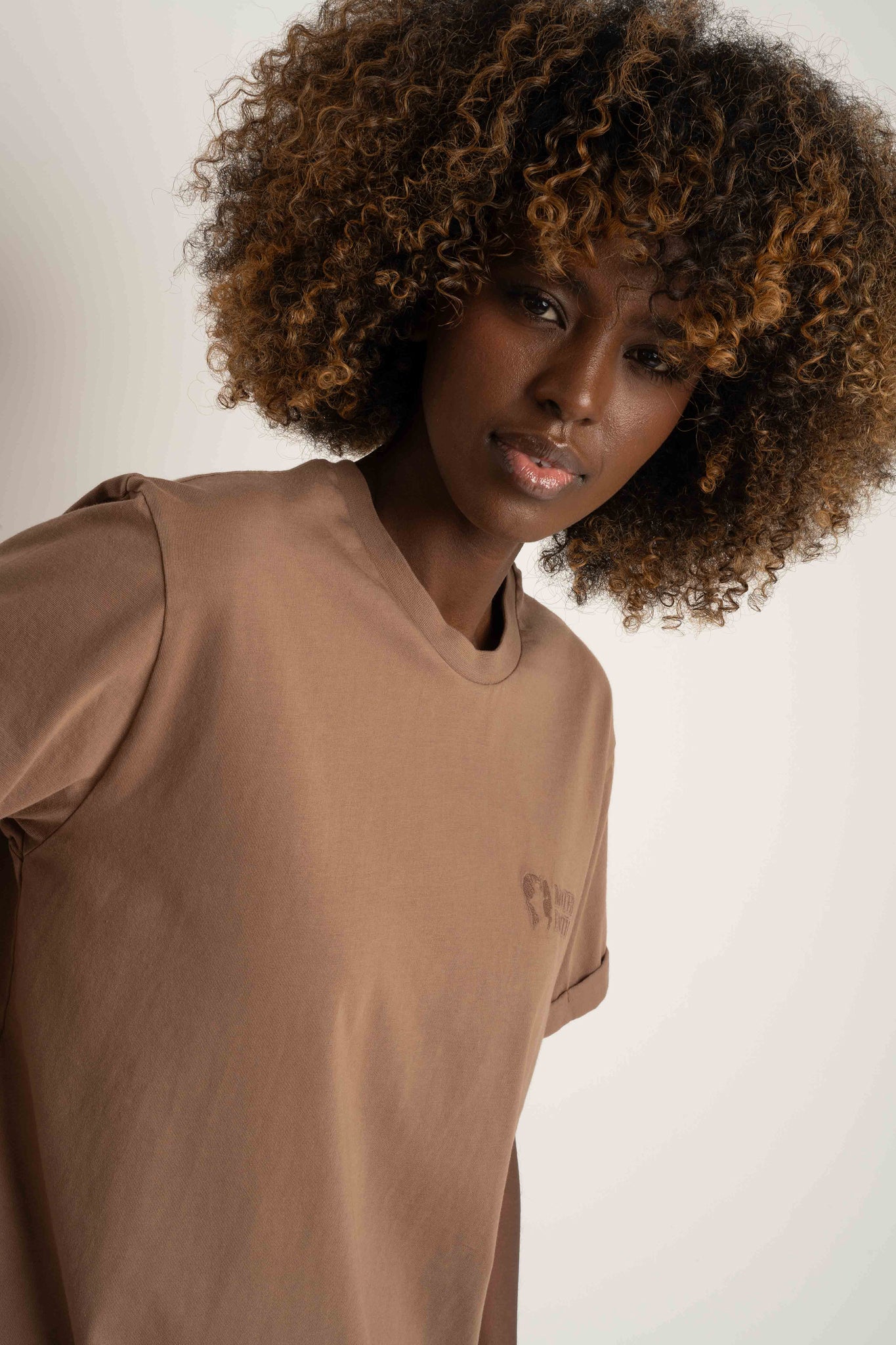 OVERSIZED T-SHIRT WITH A SOFT WASHED EFFECT BROWN - MORAINE