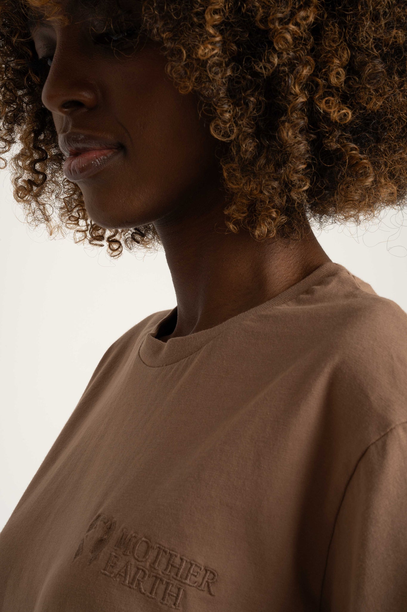 OVERSIZED T-SHIRT WITH A SOFT WASHED EFFECT BROWN - MORAINE