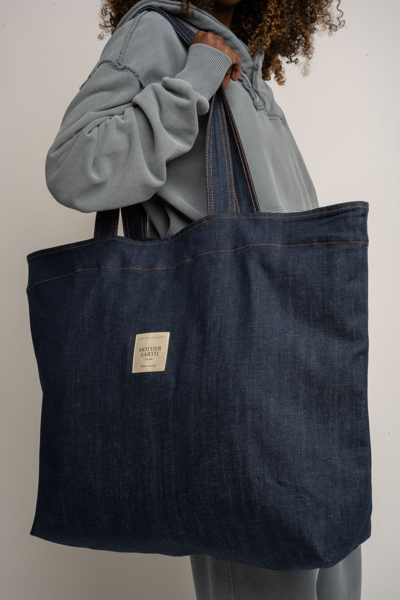 TORBA TYPU SHOPPER BAG W KOLORZE CIEMNEGO JEANSU - ADALAR