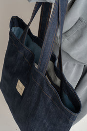 TORBA TYPU SHOPPER BAG W KOLORZE CIEMNEGO JEANSU - ADALAR