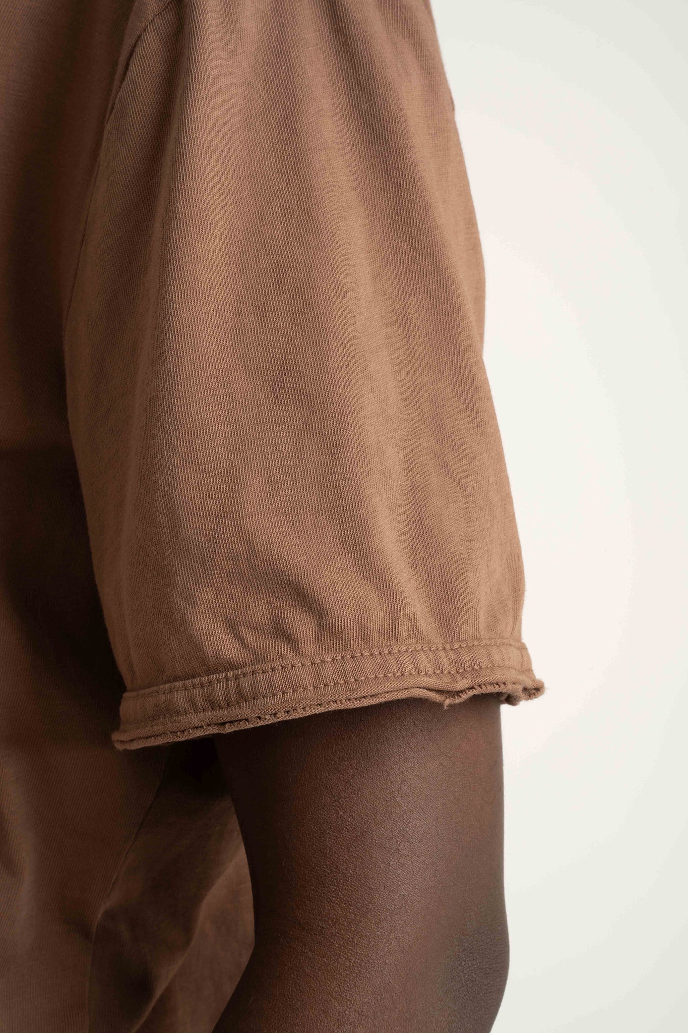 OVERSIZED T-SHIRT WITH A SUBSTANTIAL WASH EFFECT, BROWN - NUSA