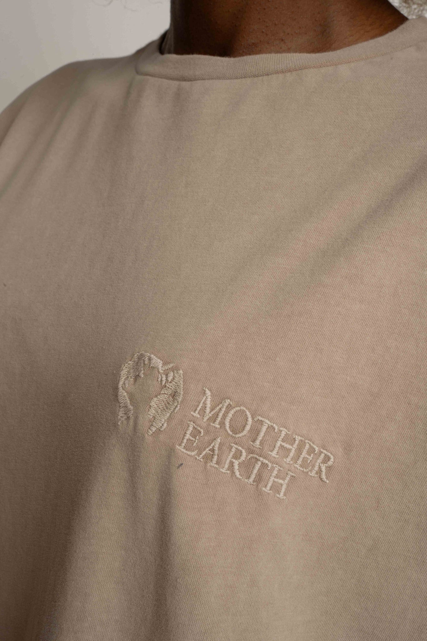 T-SHIRT OVERSIZE Z EFEKTEM WASHED BEŻOWY - COMO
