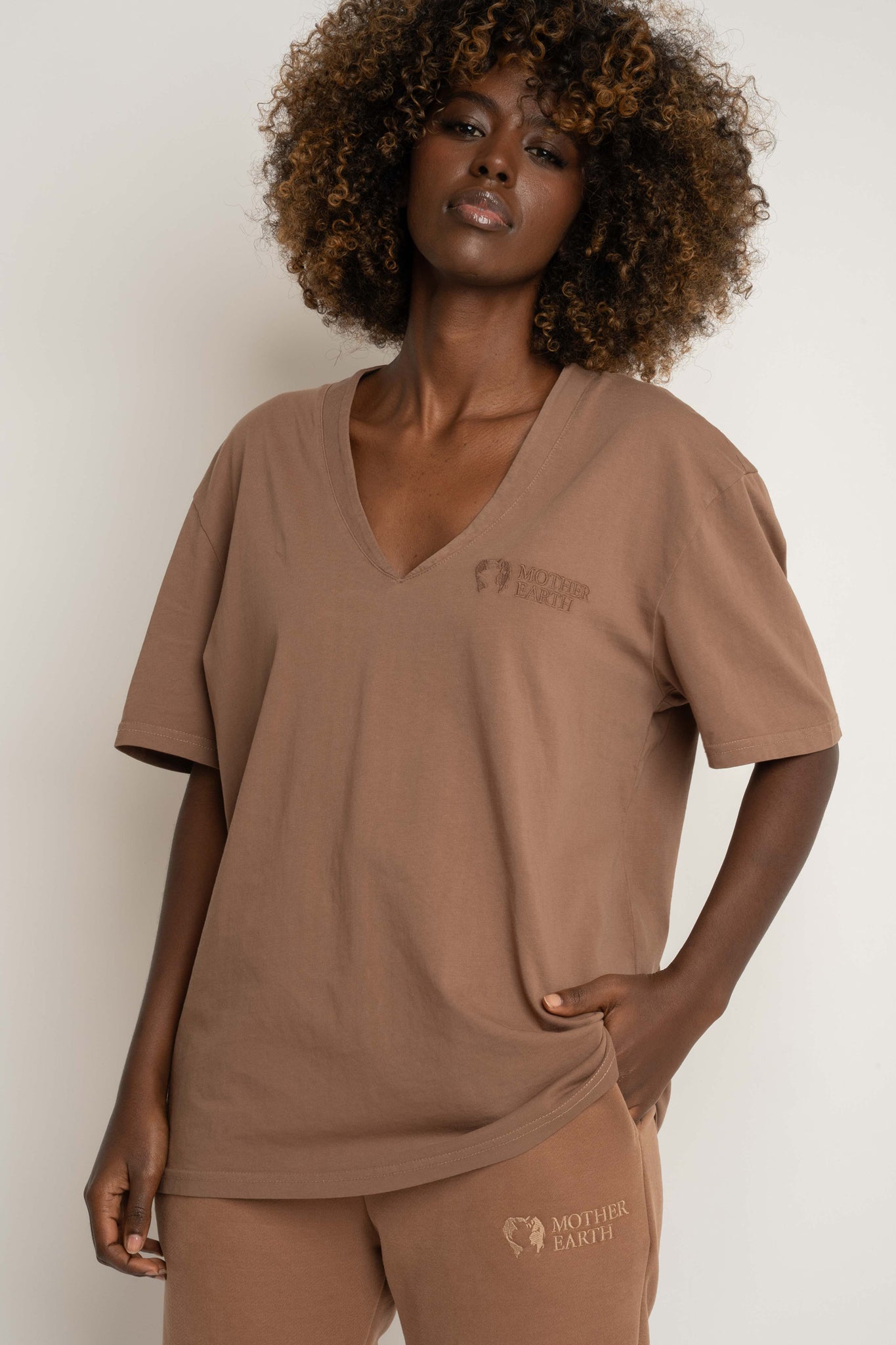 OVERSIZED T-SHIRT WITH A DELICATE WASHED EFFECT BROWN - FLORES