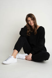 OVERSIZED BLACK NECKLINE SWEATSHIRT - BISCOE