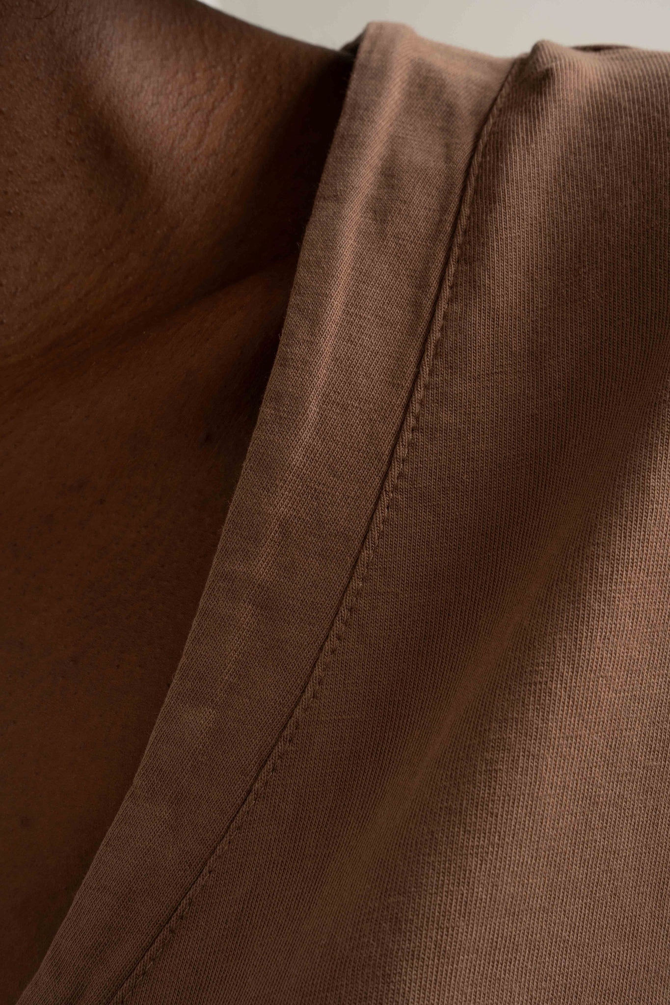 OVERSIZED T-SHIRT WITH A DELICATE WASHED EFFECT BROWN - FLORES