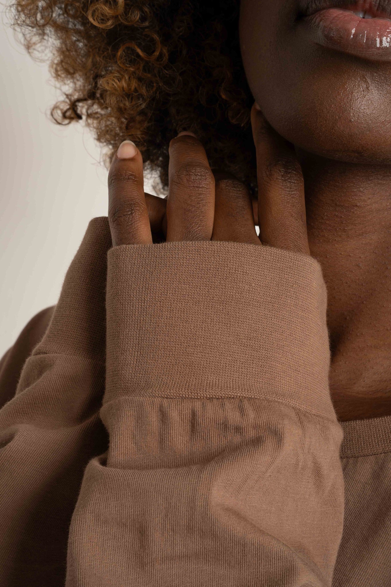 OVERSIZED LONGSLEEVE WITH A DELICATE WASHED EFFECT BROWN - GILI