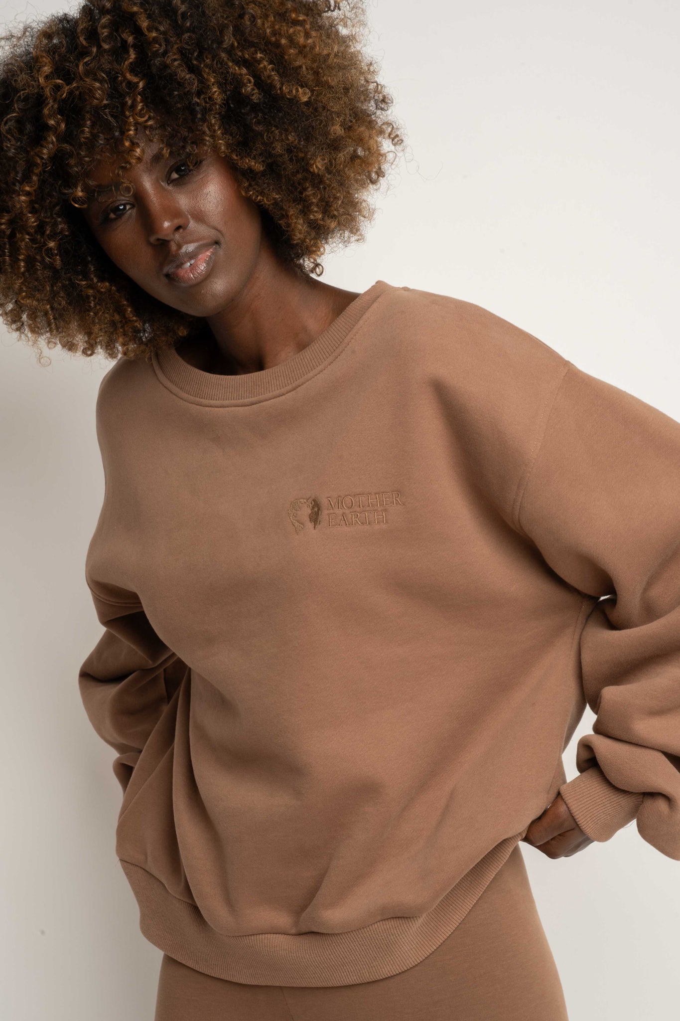 BROWN CREWNECK SWEATSHIRT - COMINO