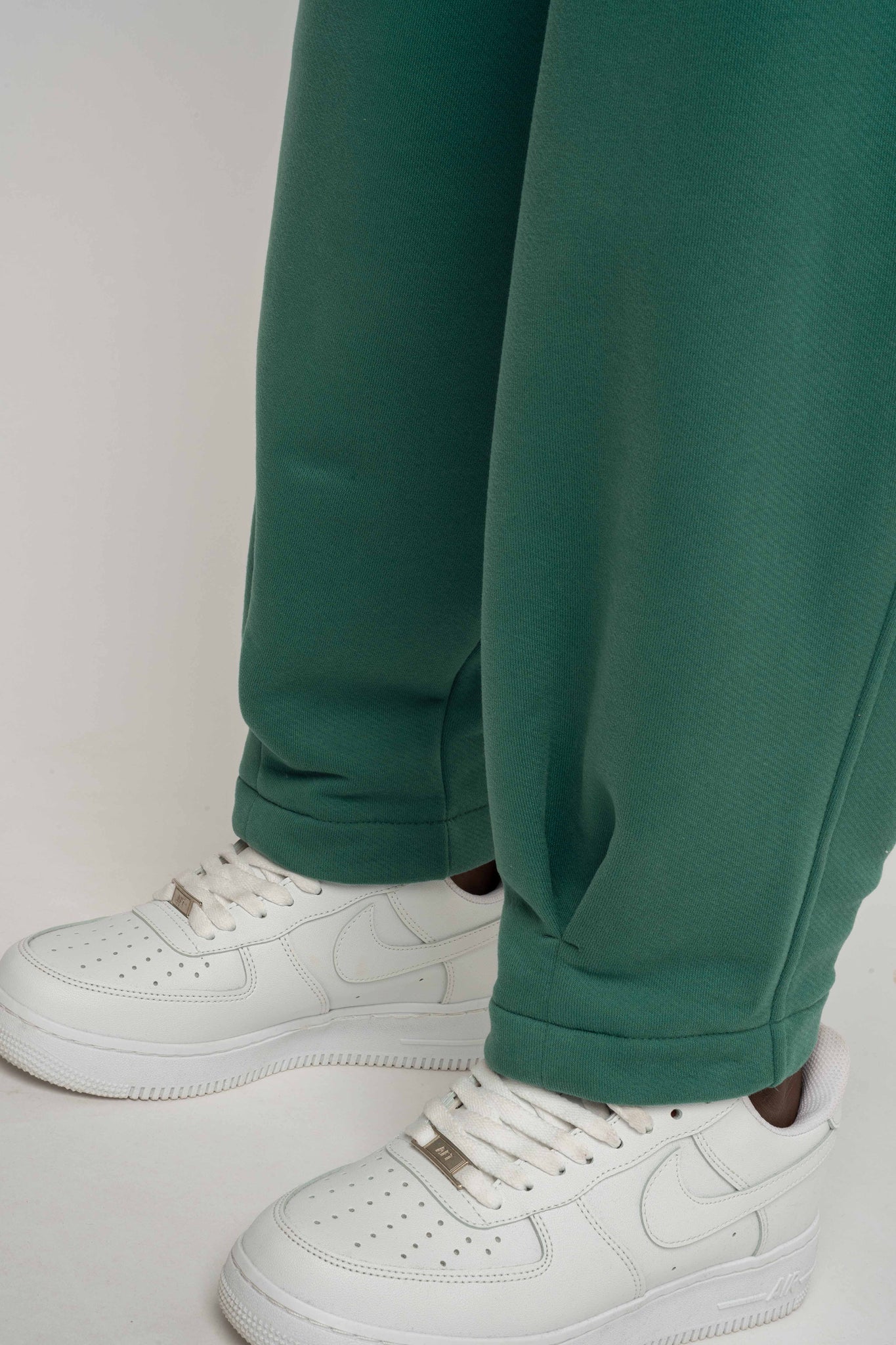 GREEN SWEATPANTS - TIBET