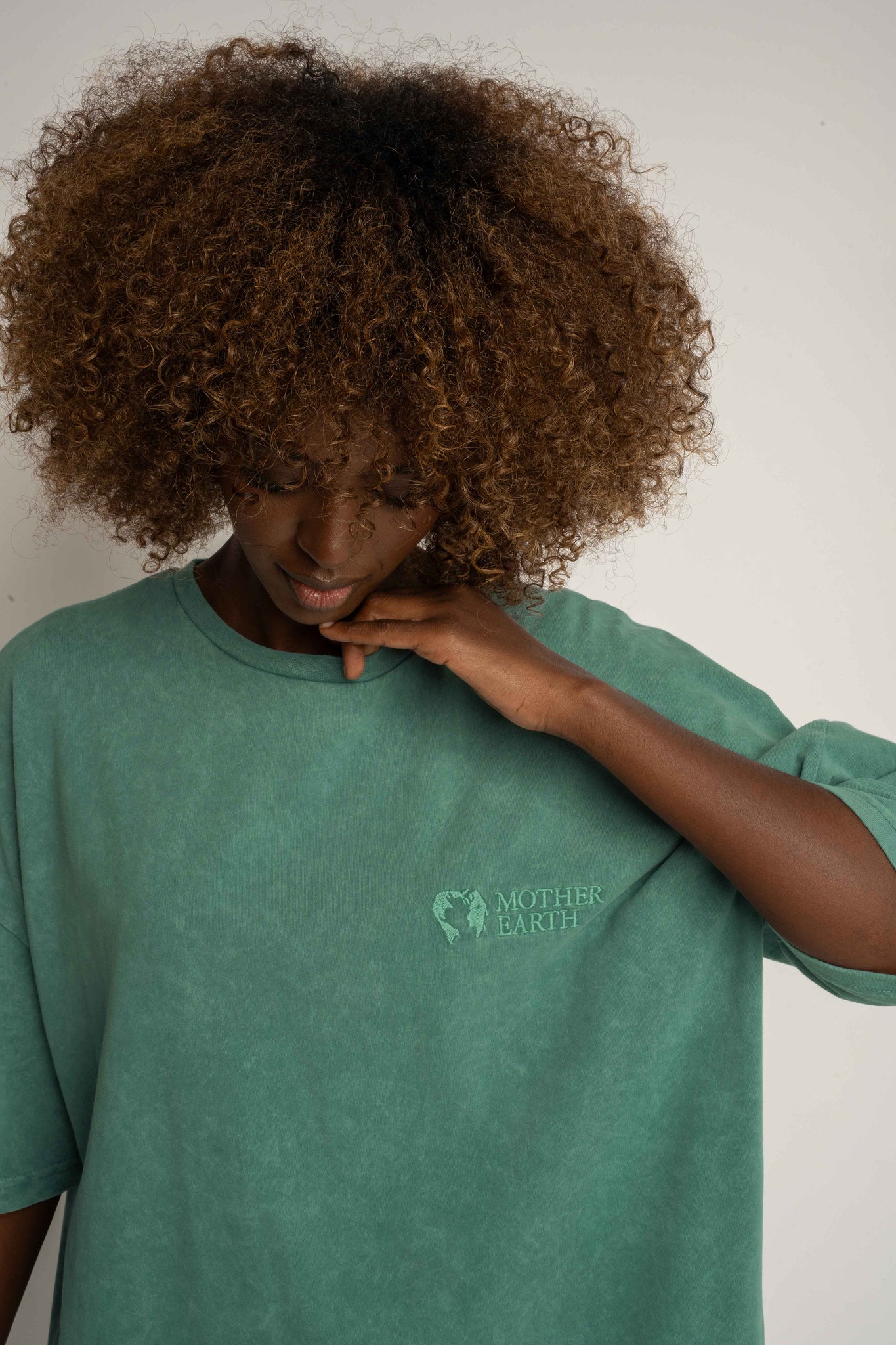T-SHIRT OVERSIZE Z EFEKTEM WASHED ZIELONY - COMO