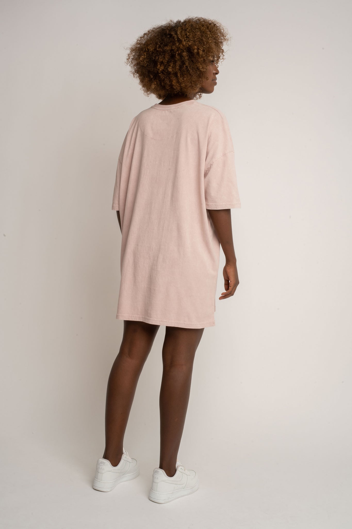 T-SHIRT OVERSIZE Z EFEKTEM WASHED RÓŻOWY  - COMO