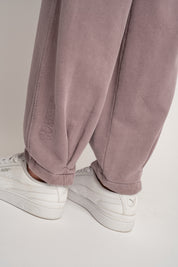 SPODNIE DRESOWE O KROJU BALLOON FIT Z EFEKTEM WASHED WRZOSOWE - RIBE TALL