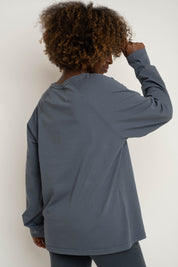 LONGSLEEVE OVERSIZE Z DELIKATNYM EFEKTEM SPRANIA SZARY - OBILATU