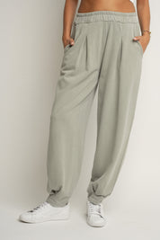 SPODNIE DRESOWE O KROJU BALLOON FIT Z EFEKTEM WASHED OLIWKOWE - RIBE TALL