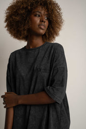T-SHIRT OVERSIZE Z EFEKTEM WASHED CZARNY - COMO