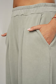 SPODNIE DRESOWE O KROJU BALLOON FIT Z EFEKTEM WASHED OLIWKOWE - RIBE TALL