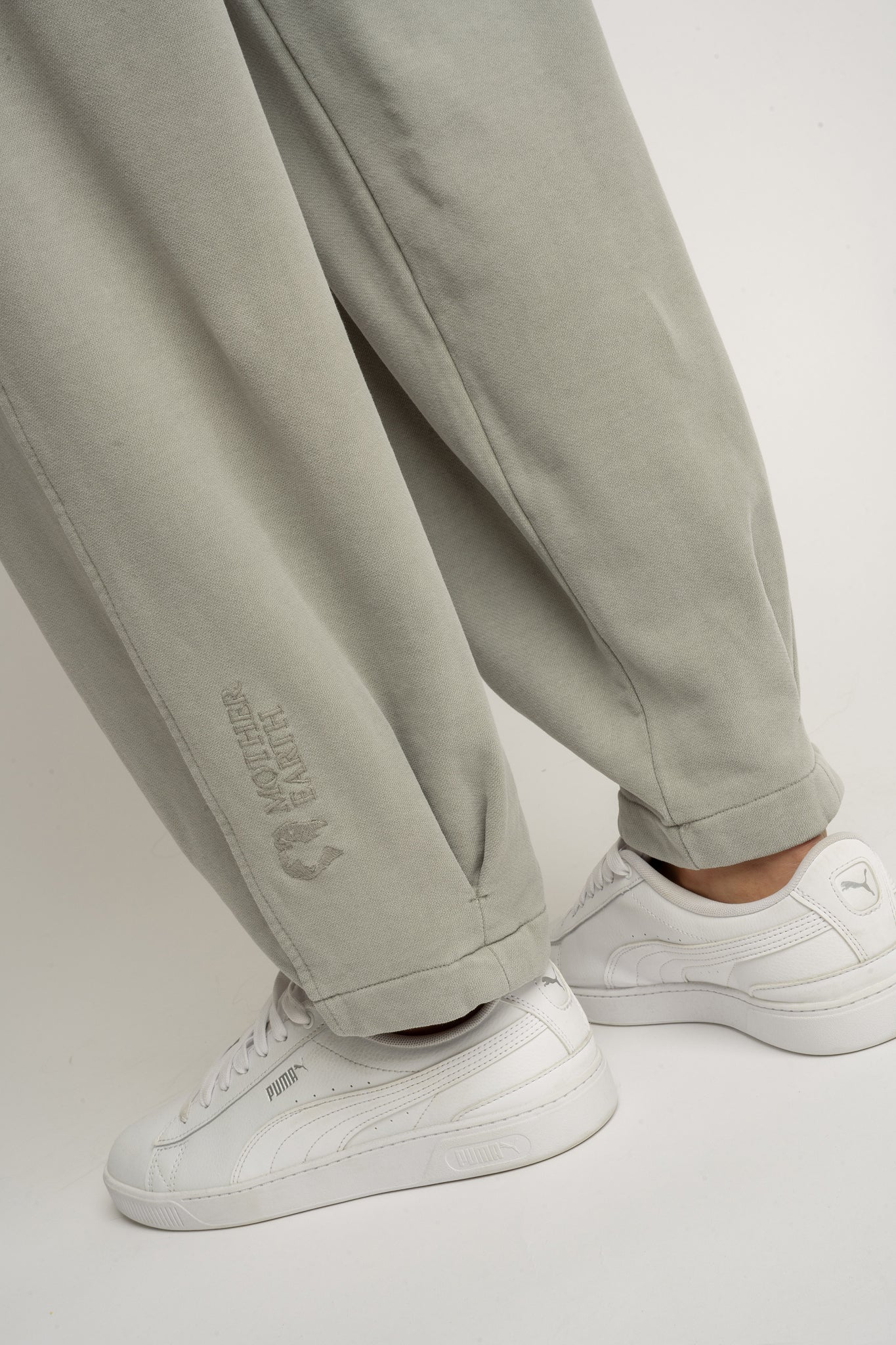 SPODNIE DRESOWE O KROJU BALLOON FIT Z EFEKTEM WASHED OLIWKOWE - RIBE TALL