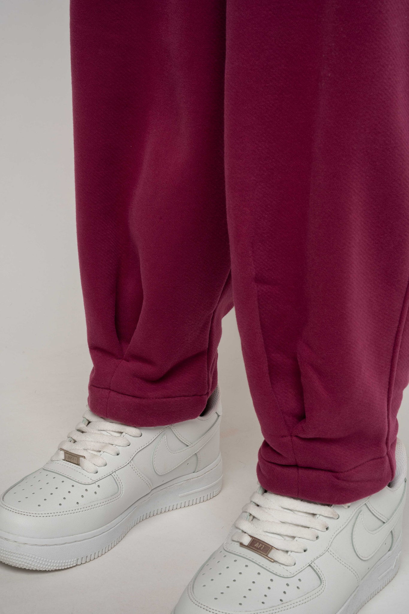 BURGUNDY SWEATPANTS - TIBET