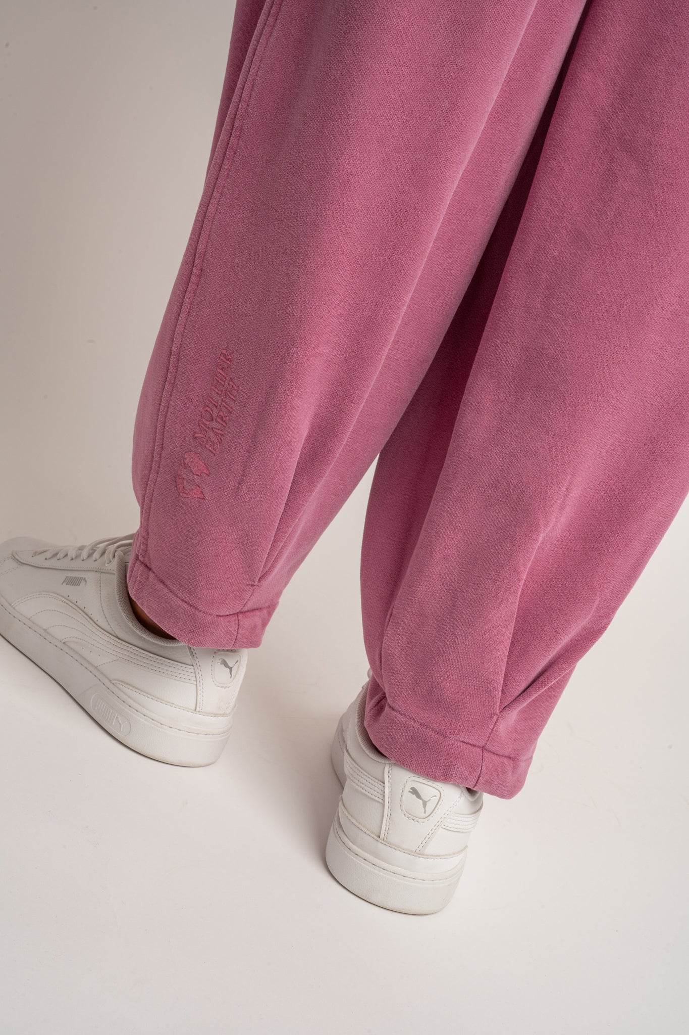 SPODNIE DRESOWE O KROJU BALLOON FIT Z EFEKTEM WASHED RÓŻOWE - RIBE TALL