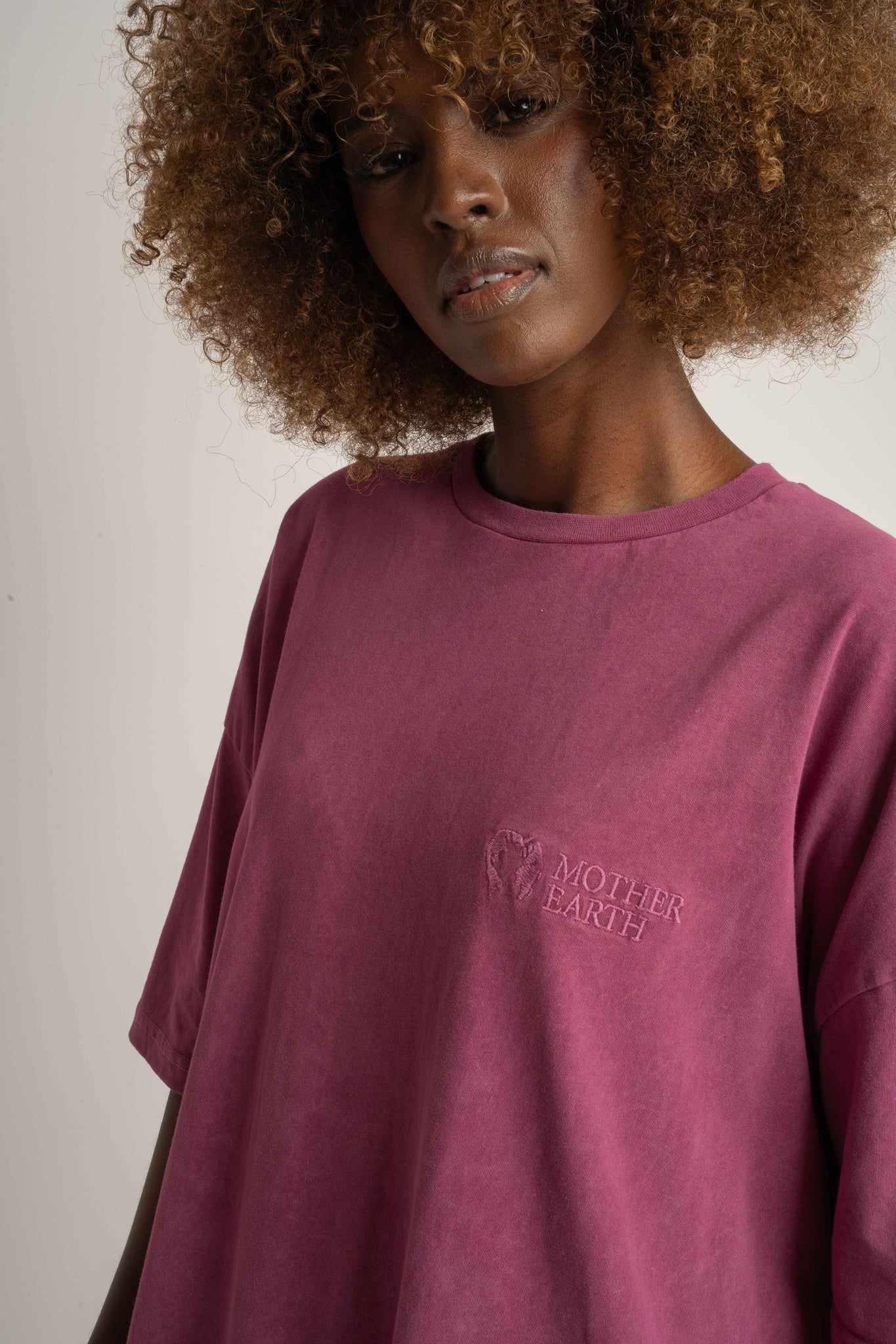 T-SHIRT OVERSIZE Z EFEKTEM WASHED BURGUNDOWY - COMO