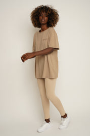 T-SHIRT OVERSIZE Z DELIKATNYM EFEKTEM SPRANIA BEŻOWY - OYSTER