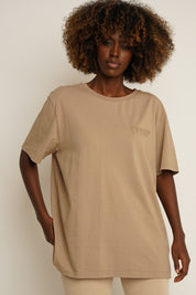 T-SHIRT OVERSIZE Z DELIKATNYM EFEKTEM SPRANIA BEŻOWY - OYSTER