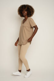 T-SHIRT OVERSIZE Z DELIKATNYM EFEKTEM SPRANIA BEŻOWY - NUSA