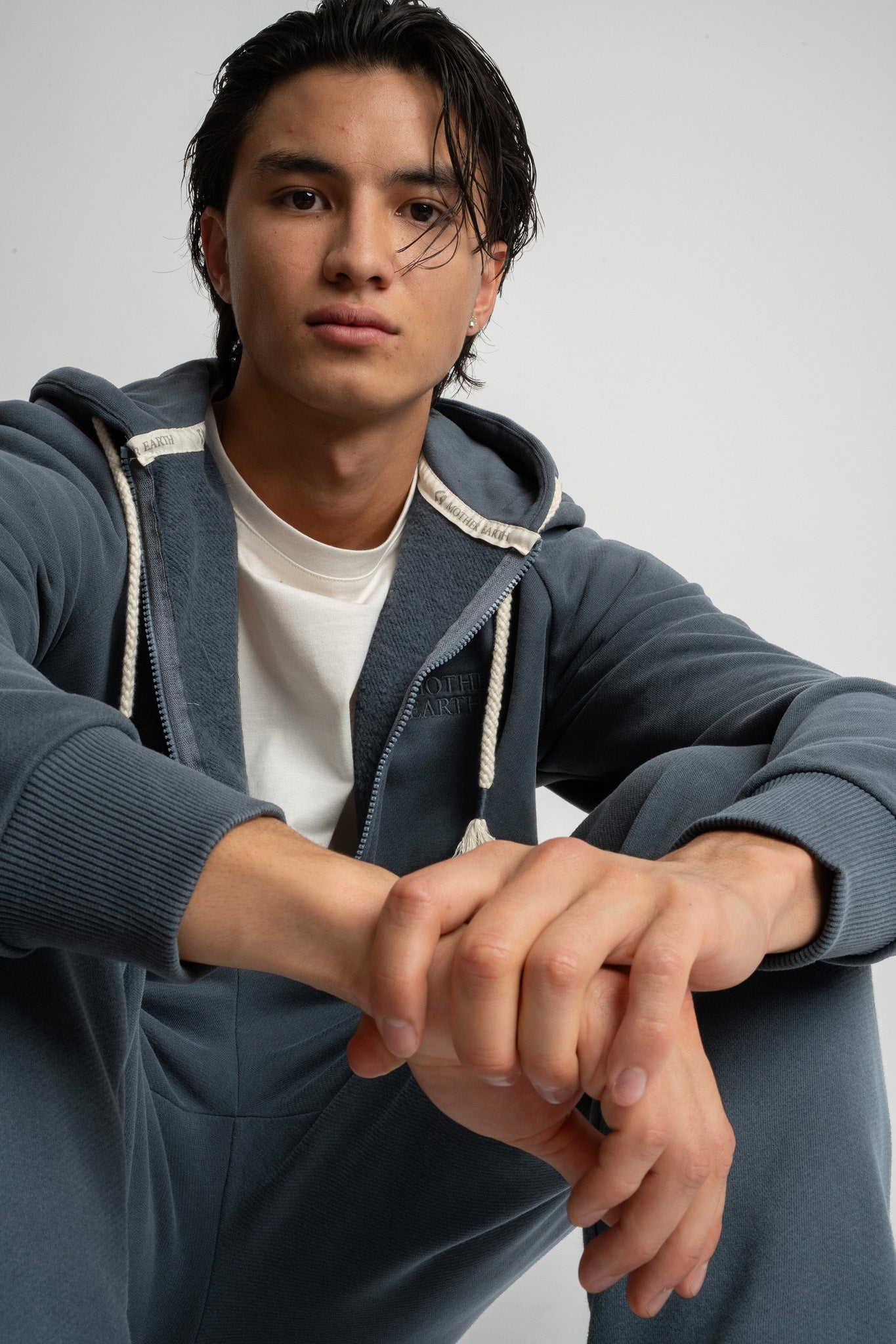 MĘSKA BLUZA Z KAPTUREM 2nd DROP GRAFITOWA- NASSAU