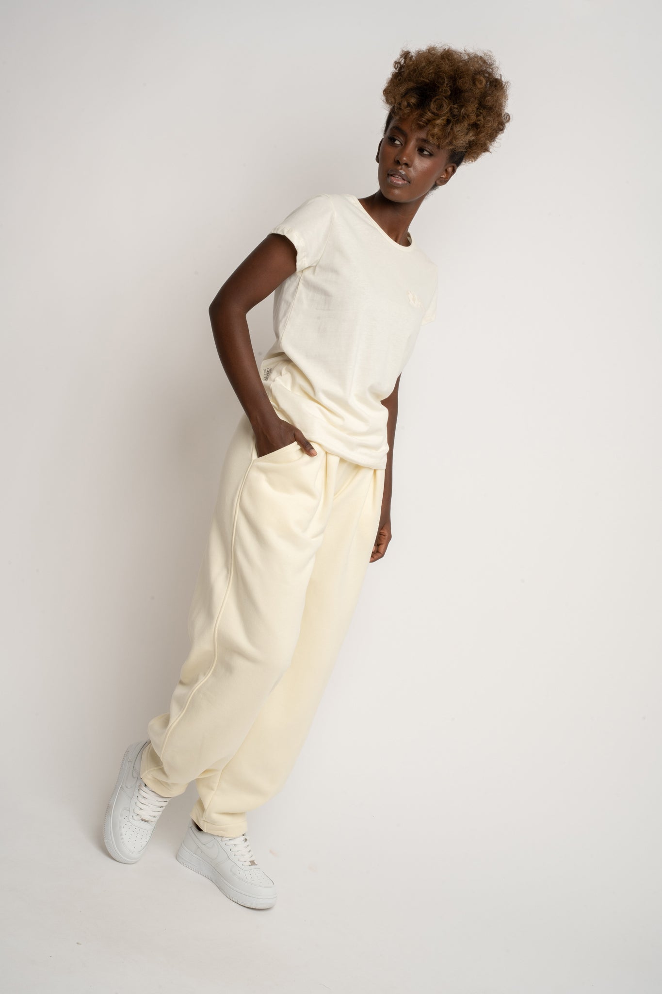 CREAM SWEATPANTS - TIBET