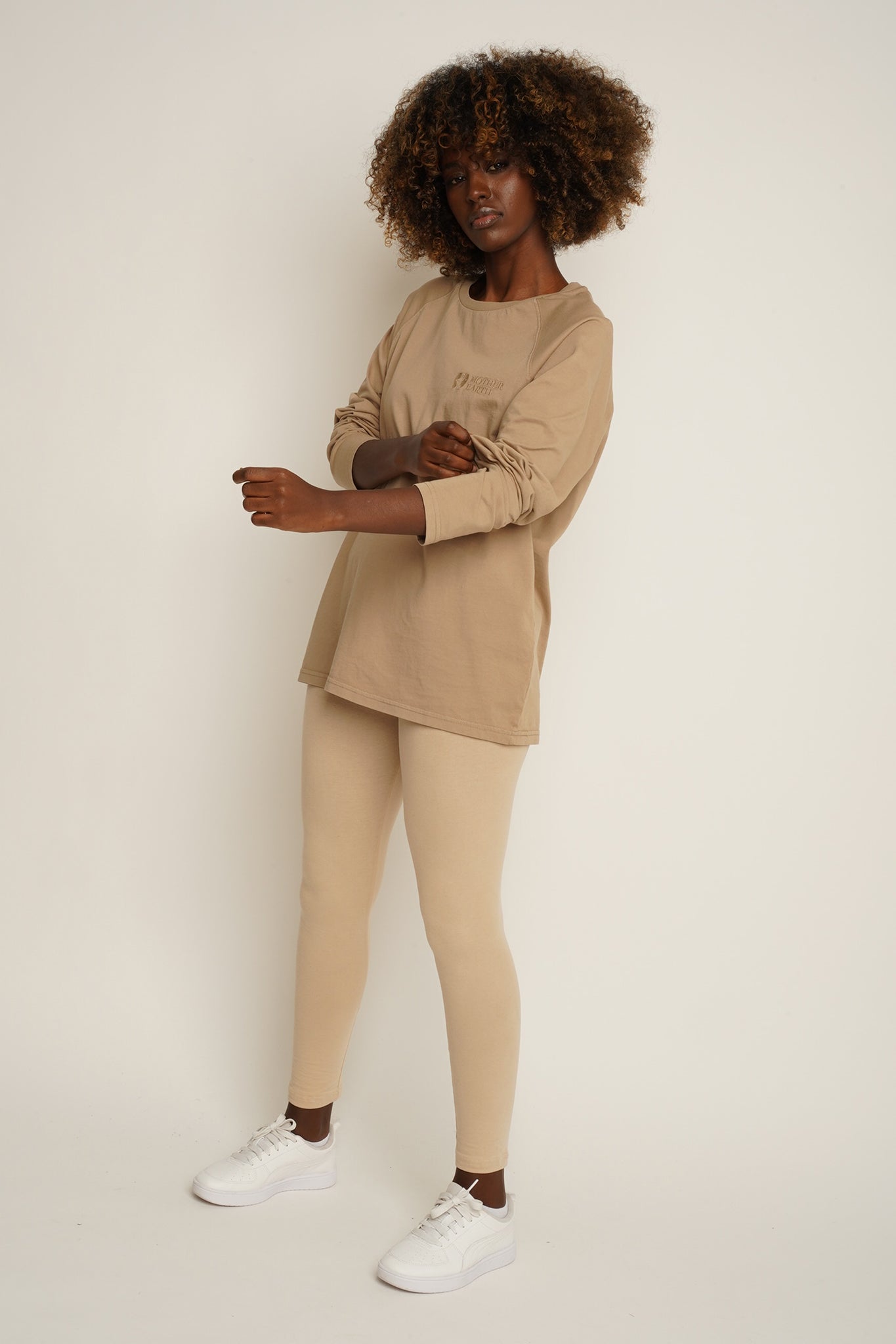 OVERSIZED LONGSLEEVE WITH A DELICATE WASHED EFFECT BEIGE - OBILATU
