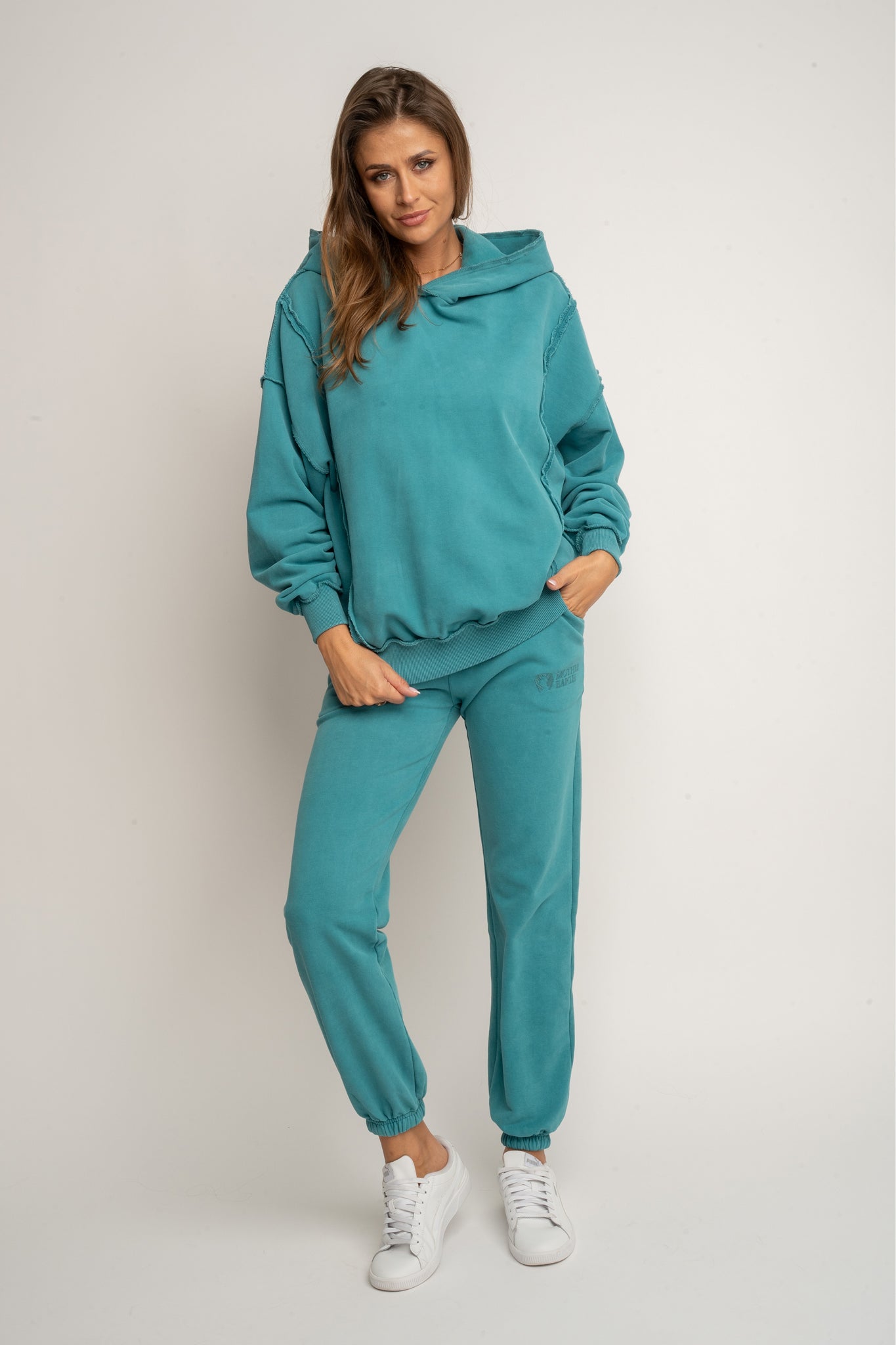 SPODNIE DRESOWE REGULAR FIT Z EFEKTEM WASHED TURKUSOWE - LAHTI