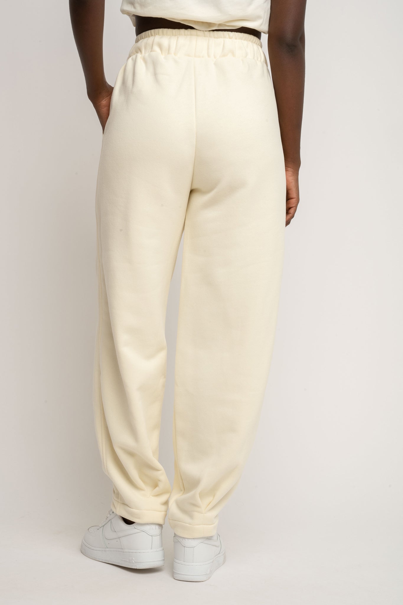 CREAM SWEATPANTS - TIBET