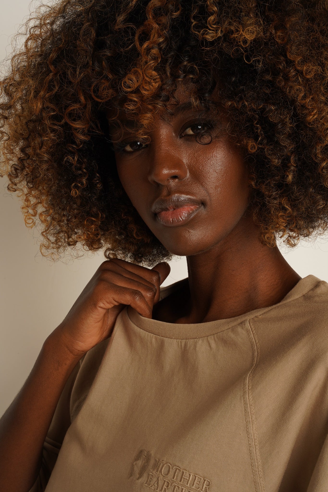 OVERSIZED LONGSLEEVE WITH A DELICATE WASHED EFFECT BEIGE - OBILATU