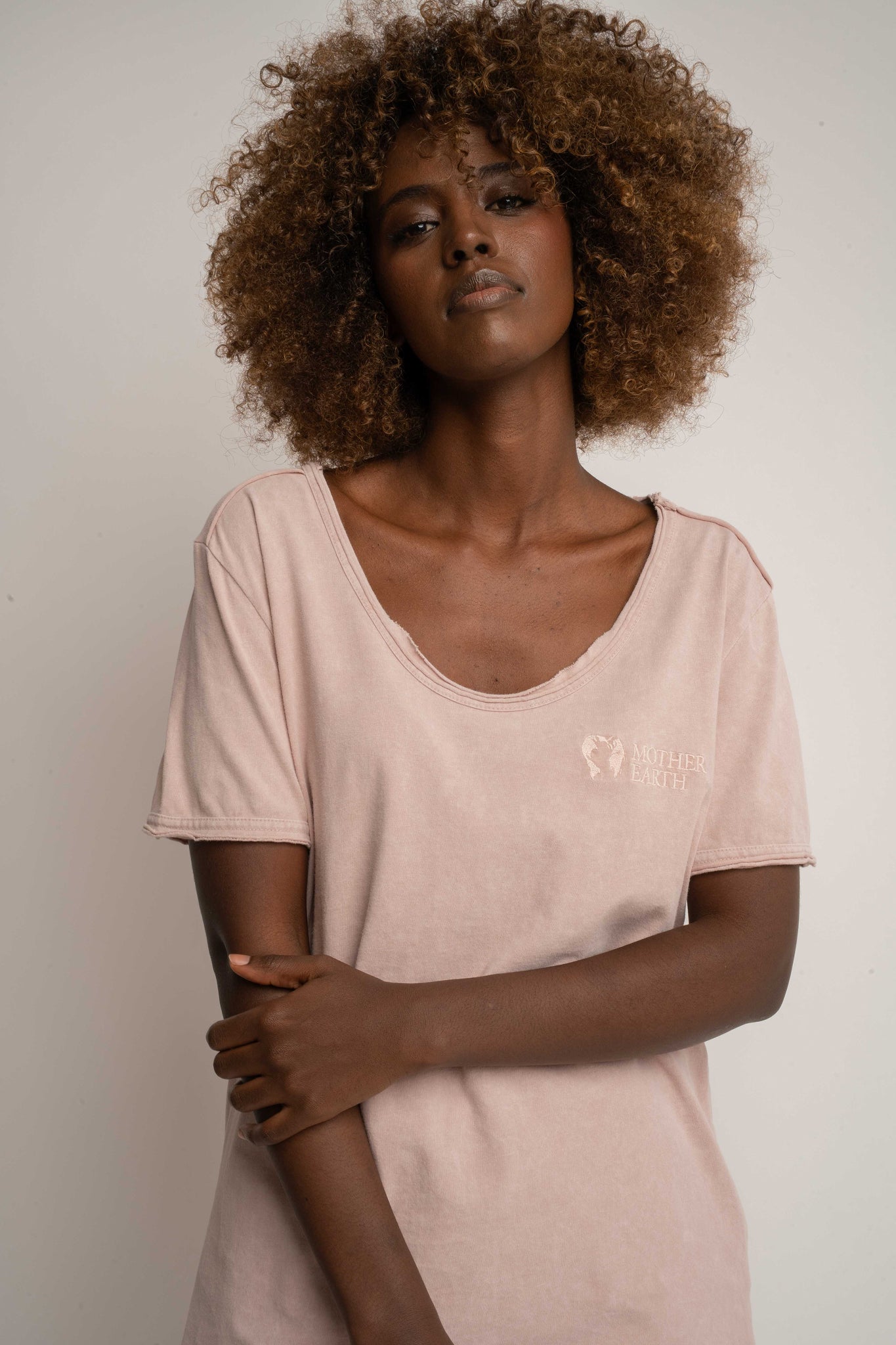 T-SHIRT Z EFEKTEM WASHED RÓŻOWY - SEINE
